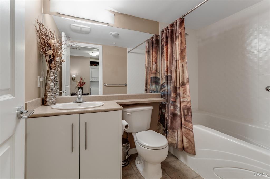1106 2138 Madison Avenue Bathroom