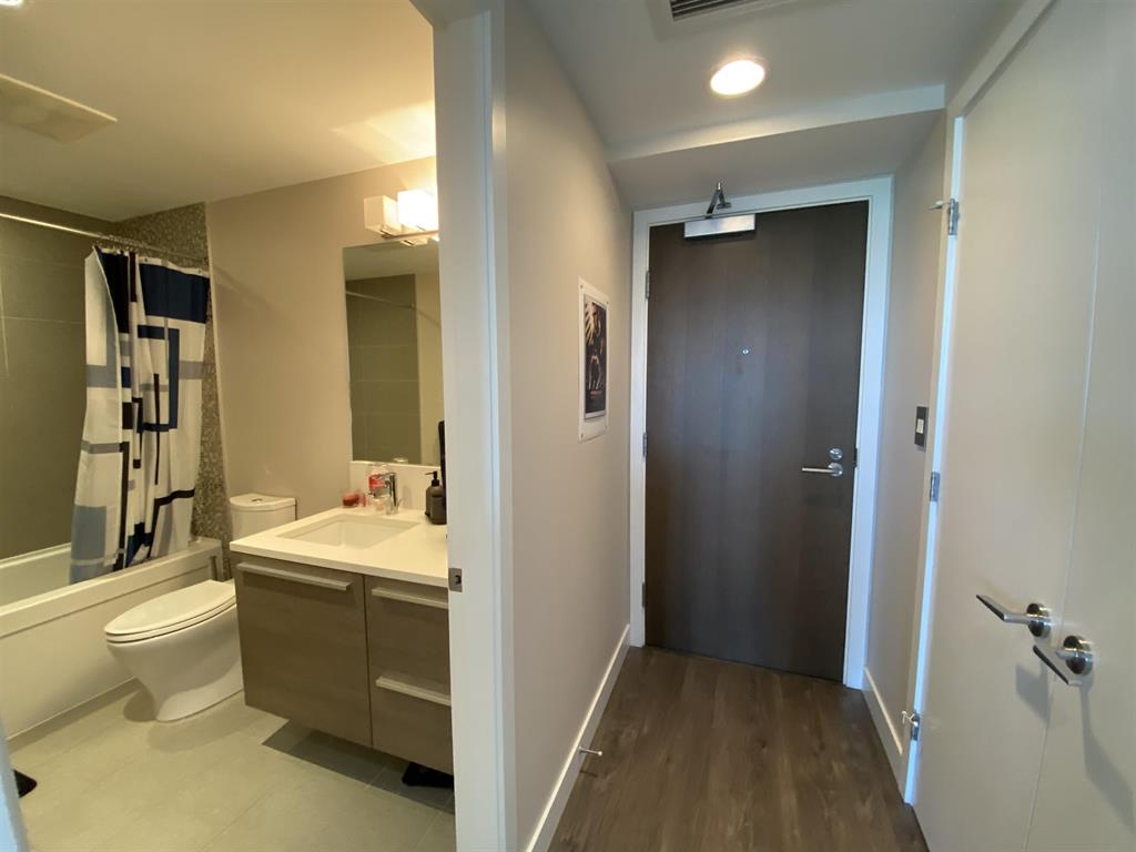 1109 2008 Rosser Avenue Hallway