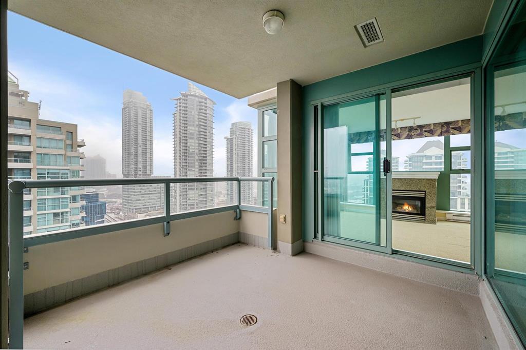 2303 4388 Buchanan Street Balcony