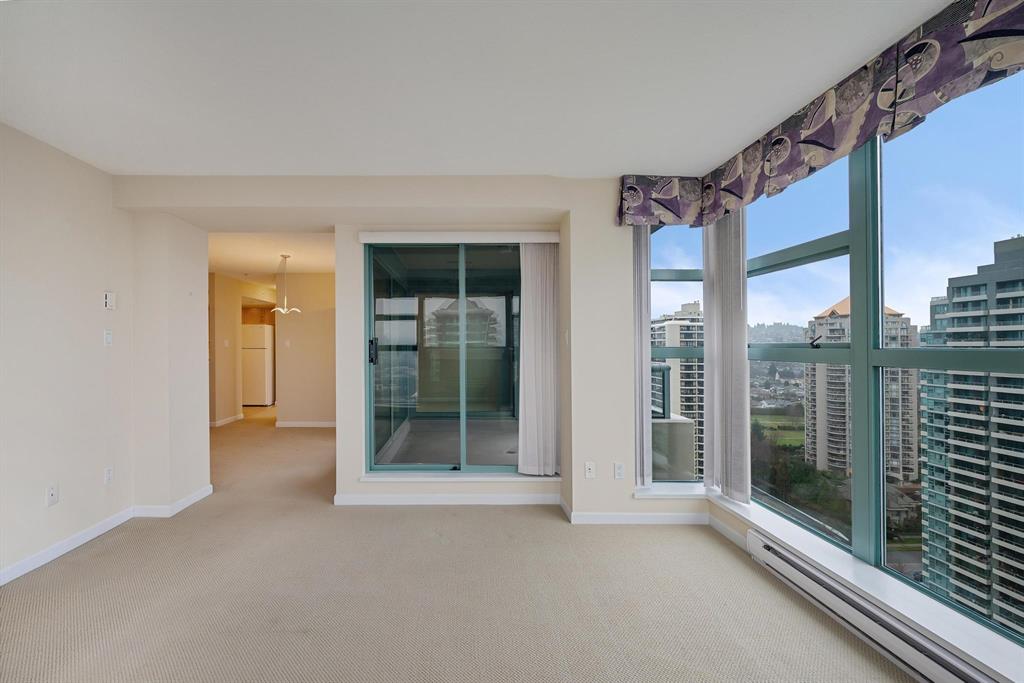 2303 4388 Buchanan Street Living Room