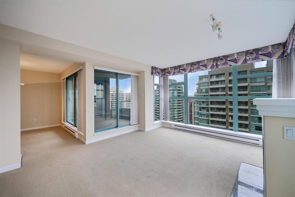 2303 4388 Buchanan Street Living Room