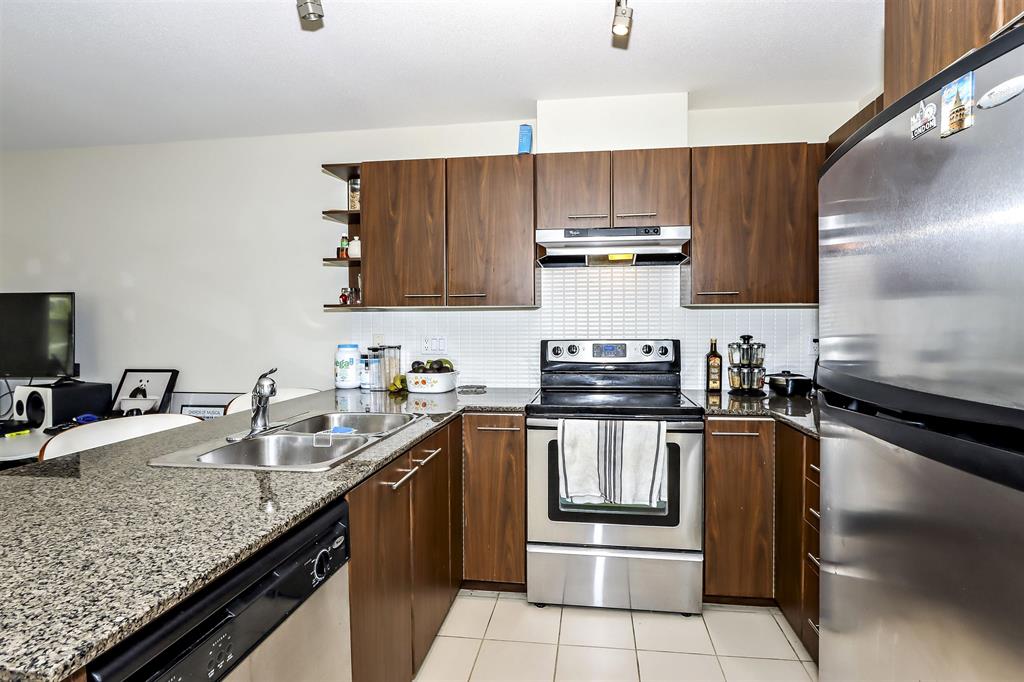 304 4728 Brentwood Drive Kitchen