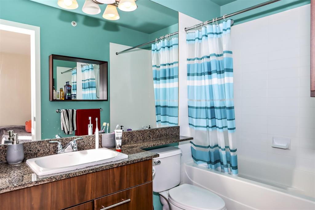 304 4728 Brentwood Drive Bathroom