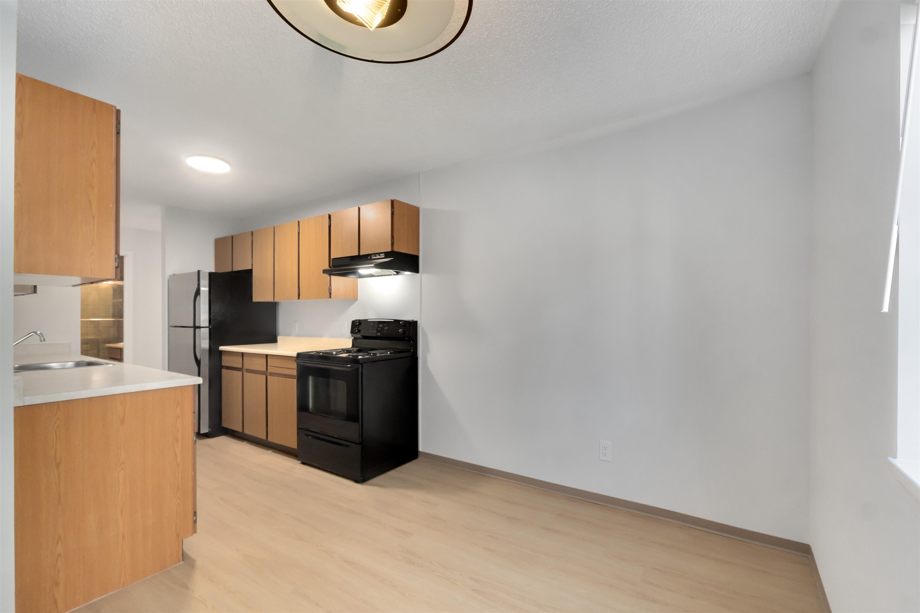 315 13507 96 Avenue Photo 11