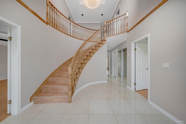 8035 15th Avenue Entrance