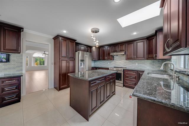 8035 15th Avenue Kitchen
