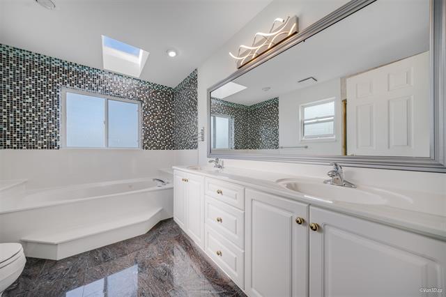 8035 15th Avenue Bathroom