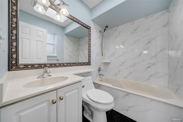 8035 15th Avenue Bathroom