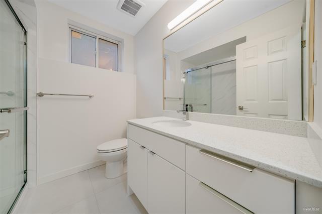 8035 15th Avenue Bathroom