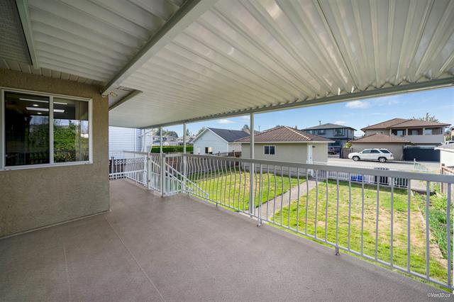 8035 15th Avenue Balcony