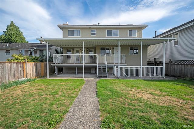 8035 15th Avenue Backyard